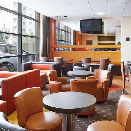 Holiday Inn Express Slough Restaurant photo
